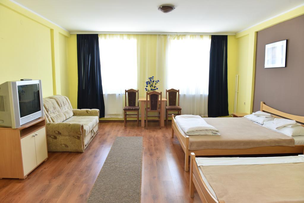 Hostel Milkaza 노비사드 외부 사진