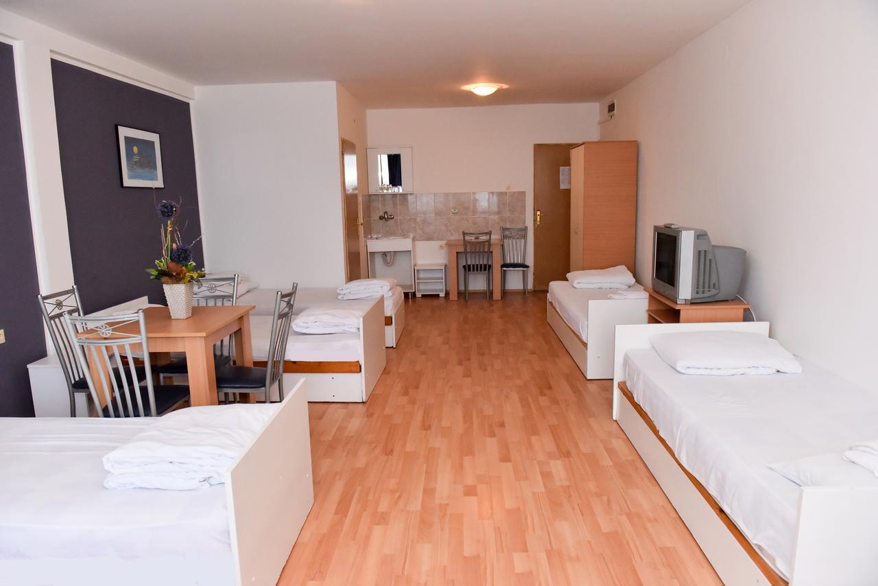 Hostel Milkaza 노비사드 외부 사진